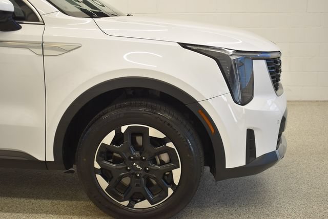 Used 2024 Kia Sorento S AWD/4WD image 13
