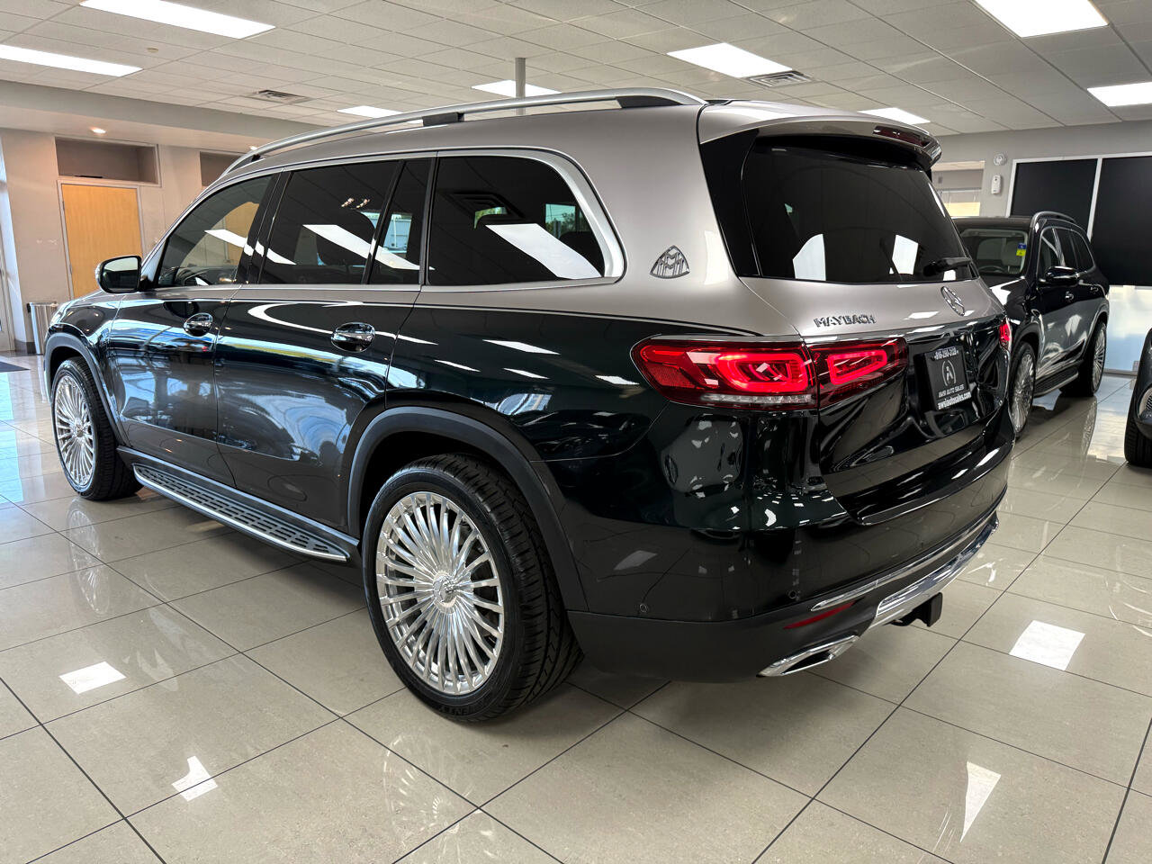 Used 2021 Mercedes-Benz GLS 450 4MATIC image 2