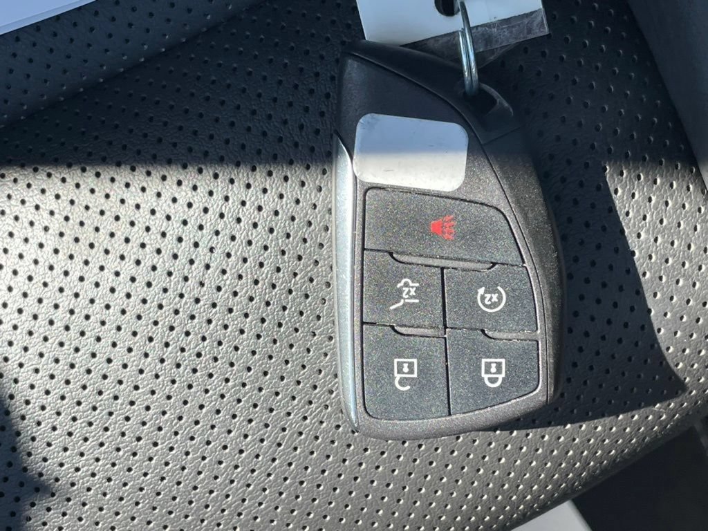 Used 2023 Buick Envision Essence AWD/4WD image 30