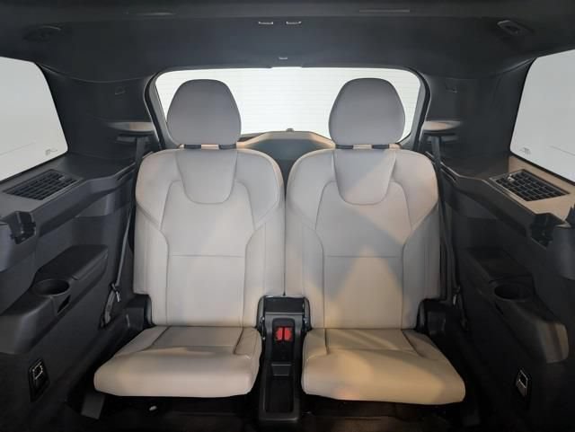 New 2026 Volvo XC90 B5 Core AWD/4WD image 29