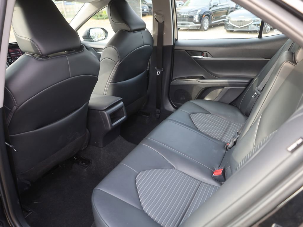 Used 2024 Toyota Camry SE image 25