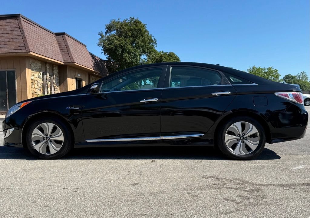Used 2015 Hyundai Sonata Limited FWD image 2