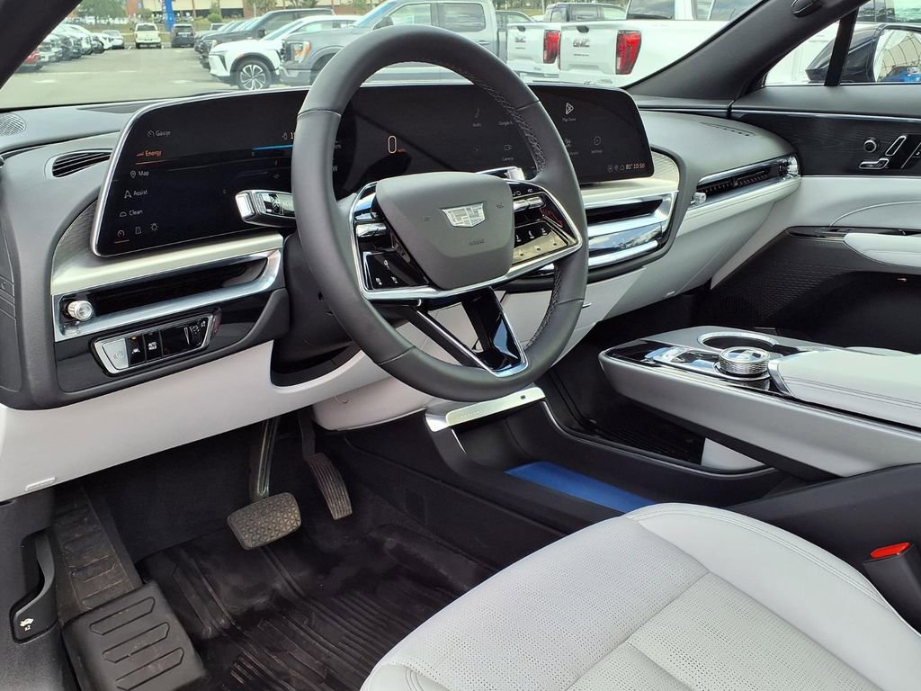 Used 2024 Cadillac Lyriq Luxury w/ LPO, Floor Liner Package AWD/4WD image 24
