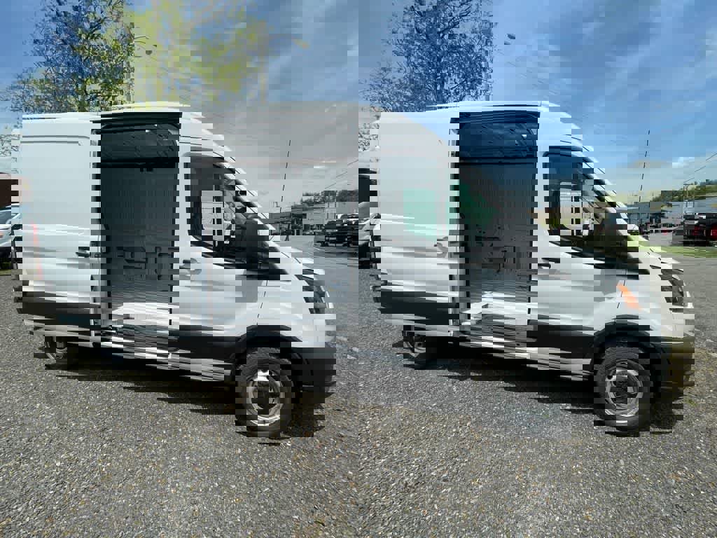 New 2025 Ford Transit 250 148 Medium Roof image 13