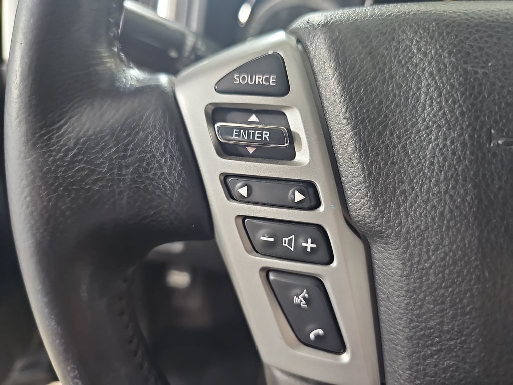 Used 2019 Nissan Titan SV w/ SV Convenience Package AWD/4WD image 21