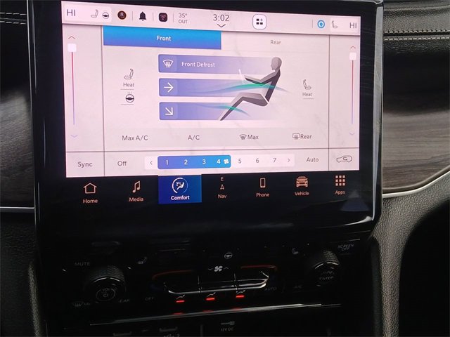 Used 2025 Jeep Grand Cherokee L Limited w/ Black Appearance Package image 19