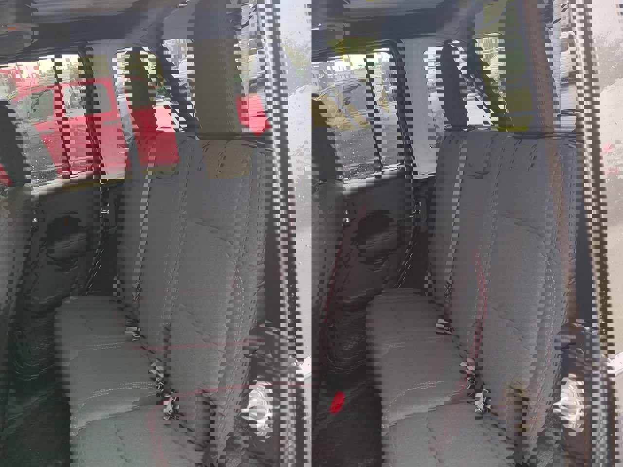 Used 2026 Jeep Wrangler Unlimited Rubicon image 13