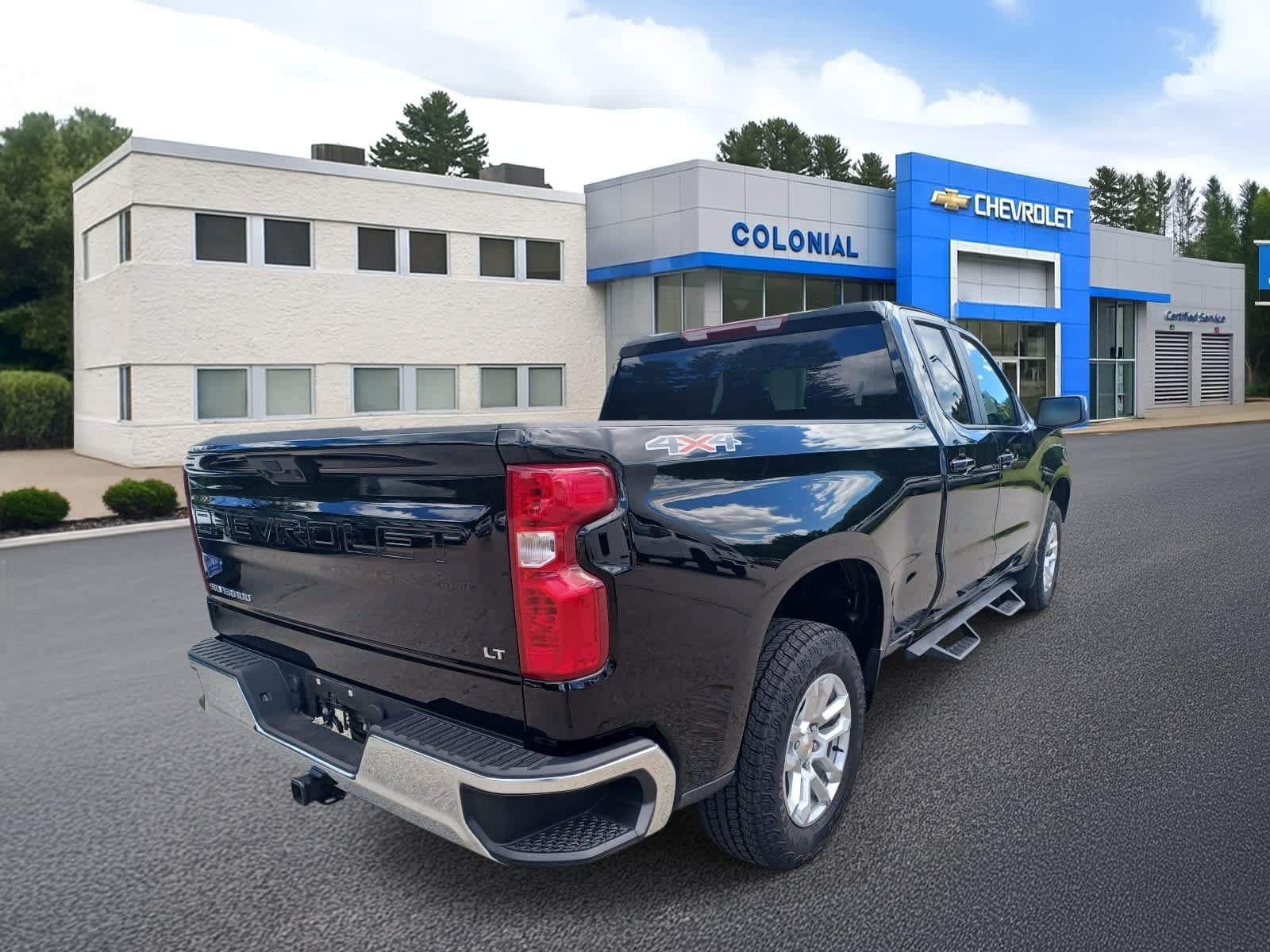Used 2026 Chevrolet Silverado 1500 LT AWD/4WD image 4