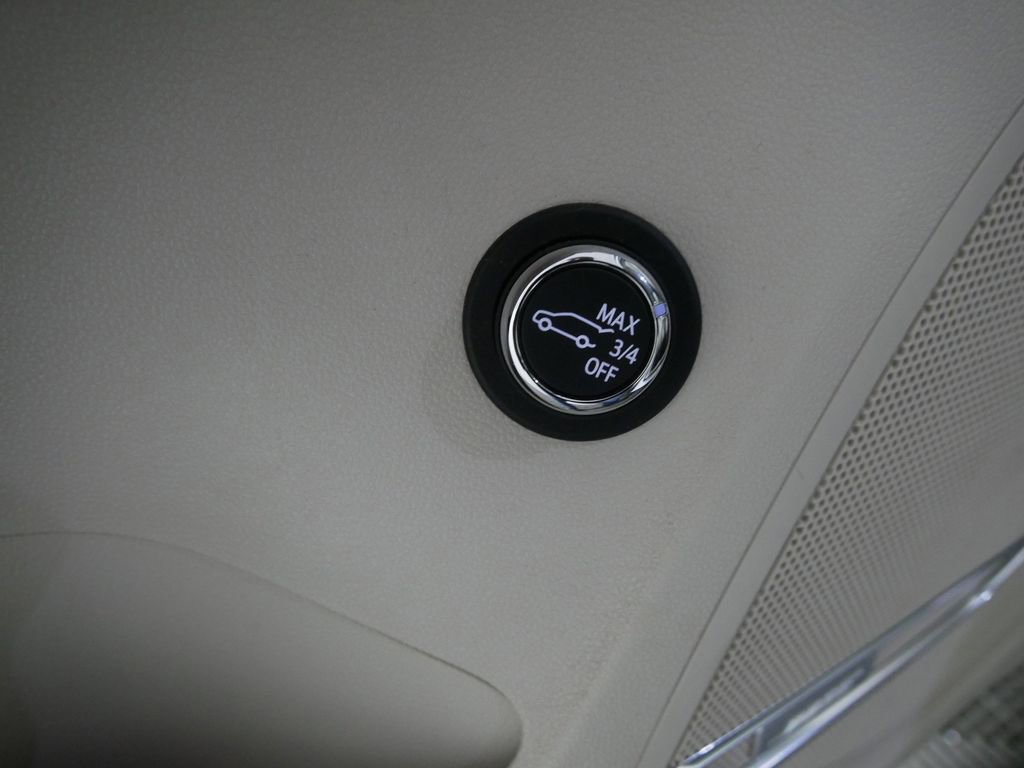 Used 2023 Buick Envision Avenir image 18