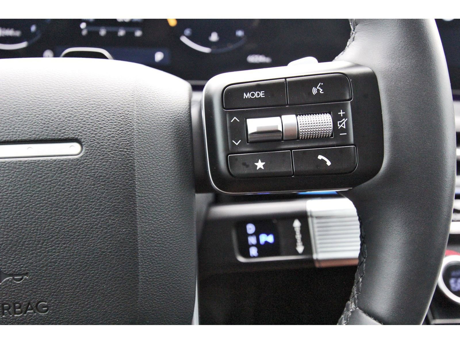 Used 2025 Hyundai Santa Fe Limited image 21