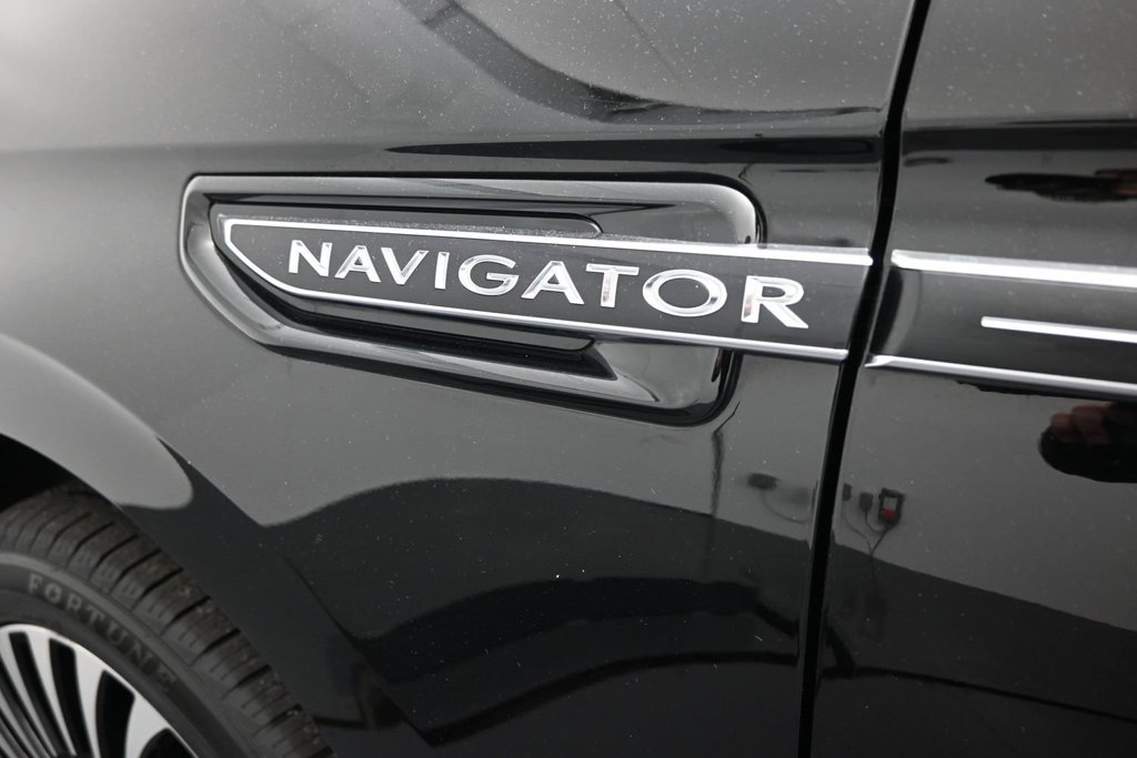 Used 2018 Lincoln Navigator Black Label AWD/4WD image 10