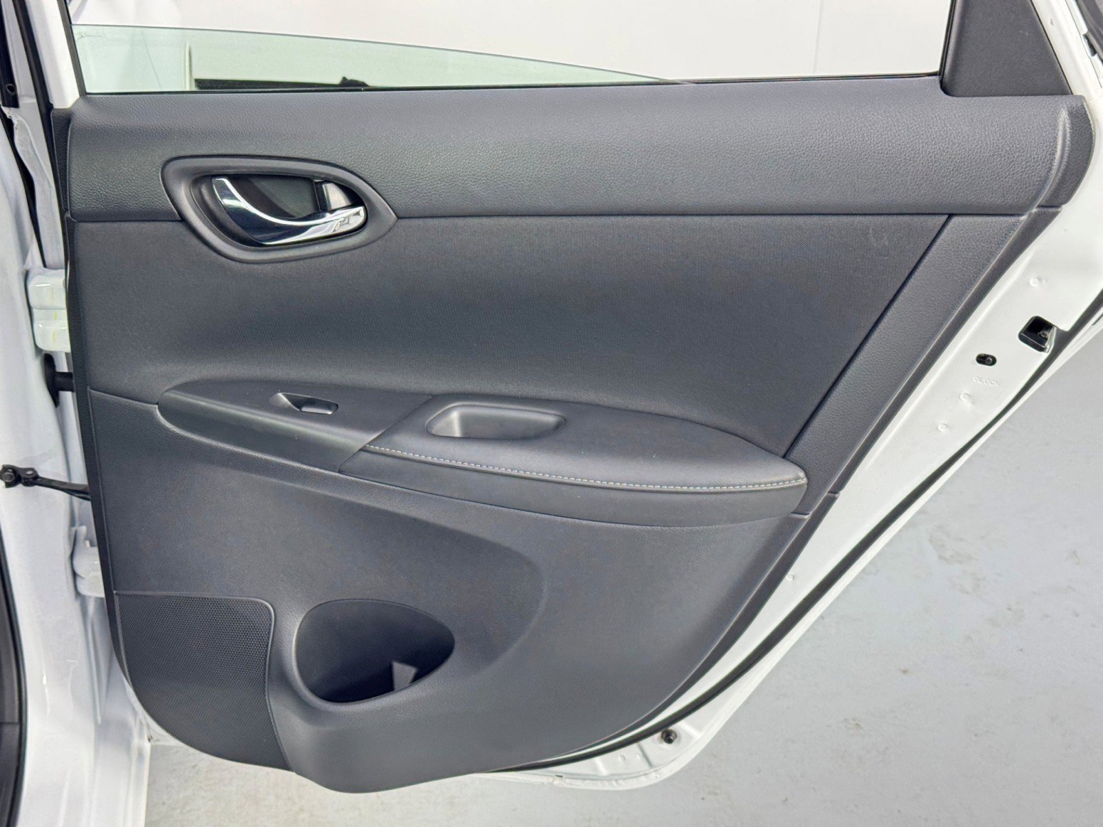 Used 2018 Nissan Sentra S image 39