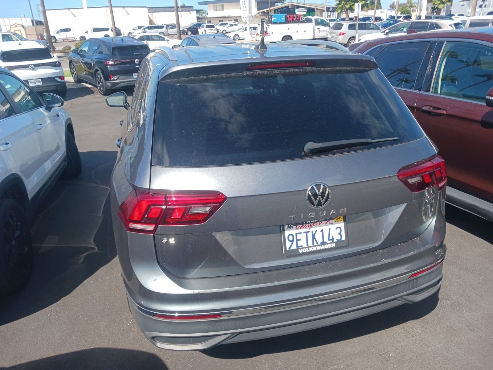 Used 2023 Volkswagen Tiguan SE FWD image 4