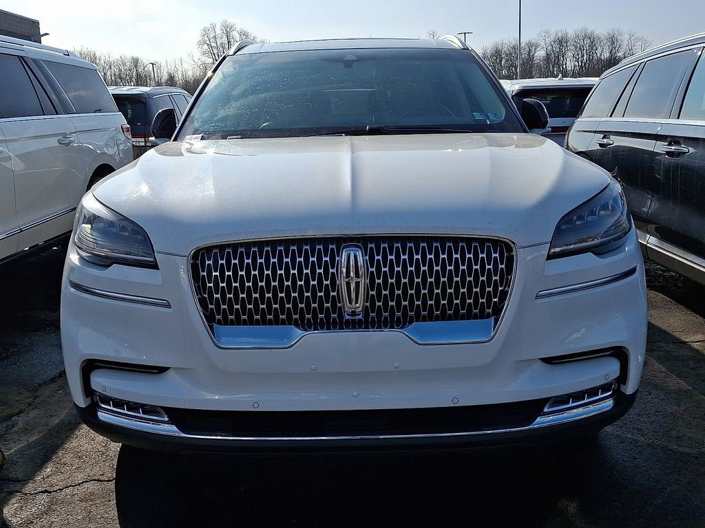 Used 2020 Lincoln Aviator Reserve w/ Equipment Group 201A image 2