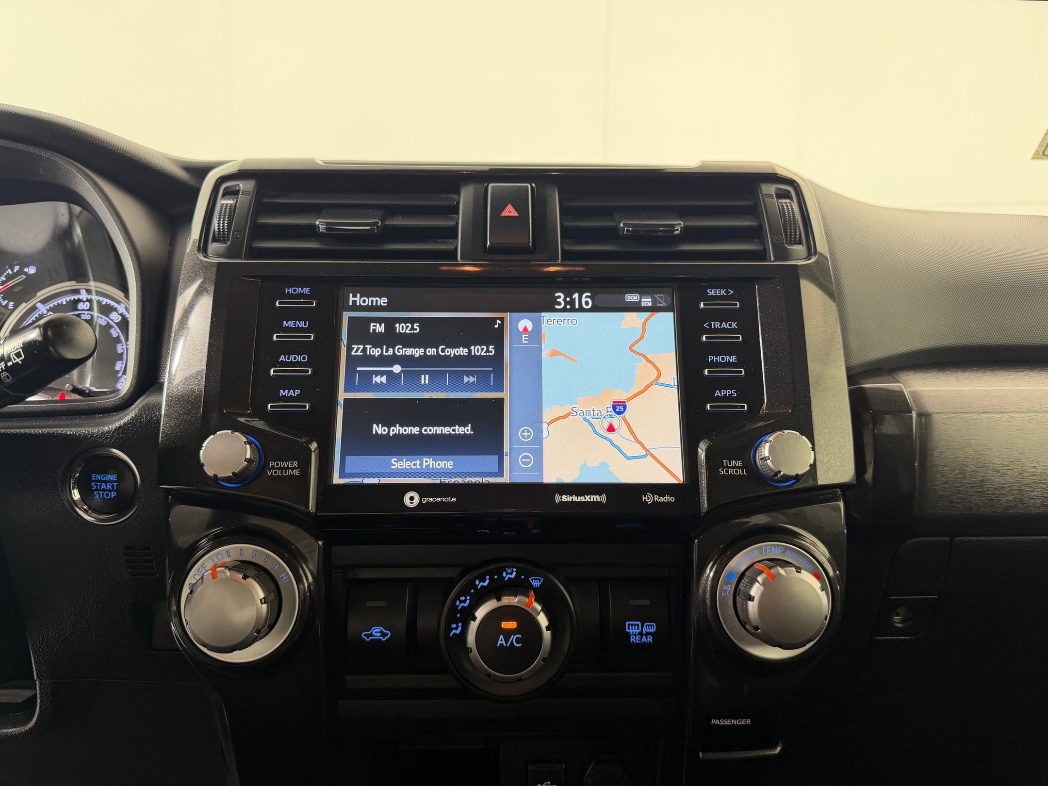 Used 2021 Toyota 4Runner TRD Off-Road Premium w/ Moonroof Package AWD/4WD image 25