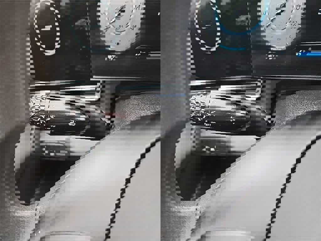 Used 2024 Hyundai Elantra SEL image 23