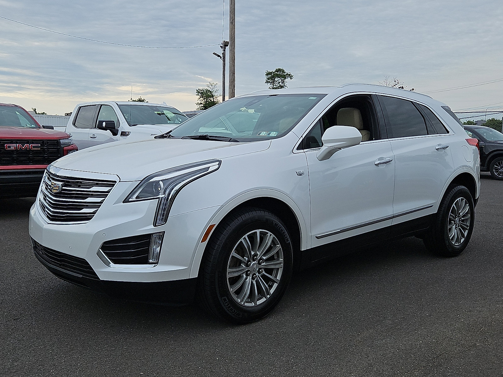 Used 2019 Cadillac XT5 Luxury AWD/4WD image 3