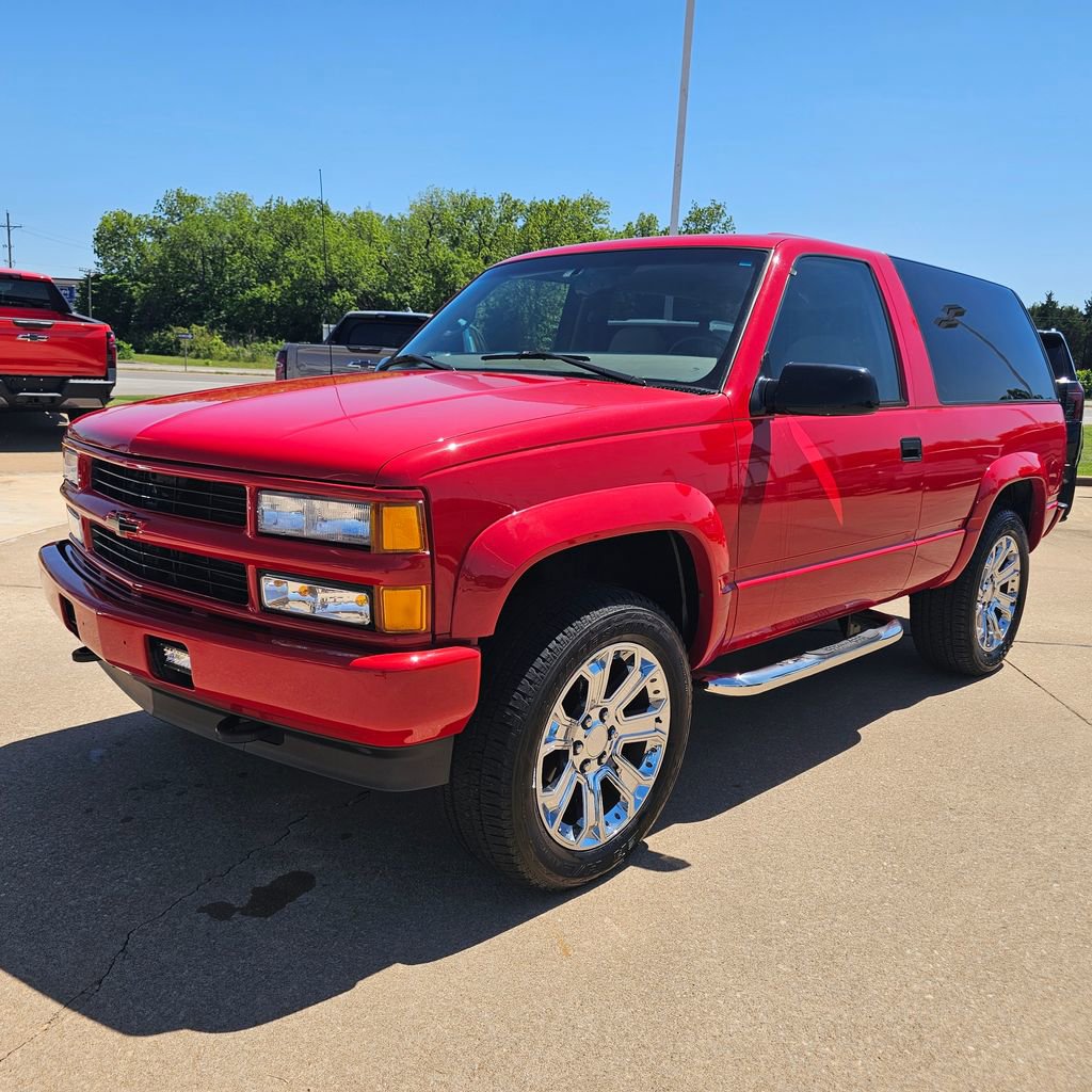 Used 1997 Chevrolet Tahoe 4WD 2-Door w/ Preferred Equipment Group 2 image 2