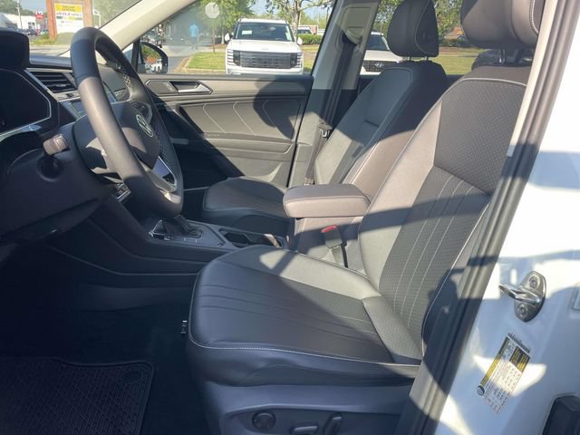 Used 2022 Volkswagen Tiguan SE FWD image 14