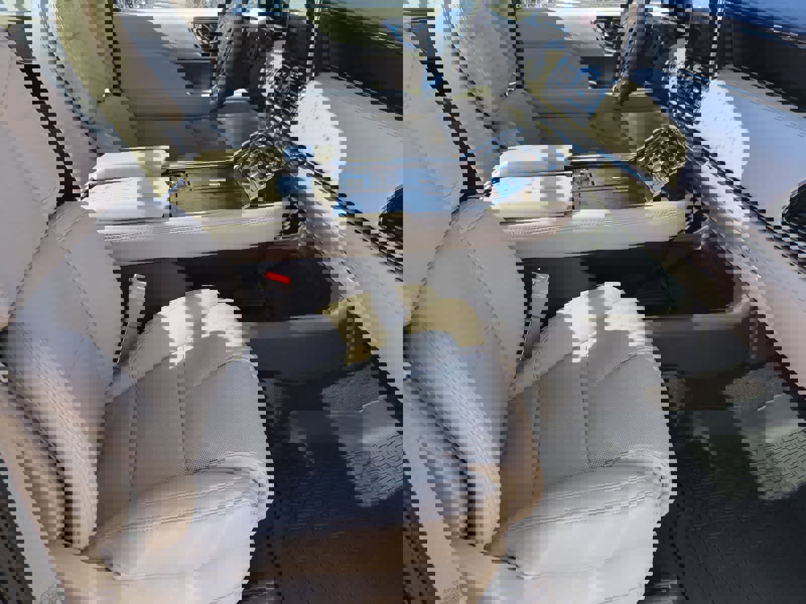 Used 2021 Lincoln Navigator Reserve w/ Luxury Package AWD/4WD image 23