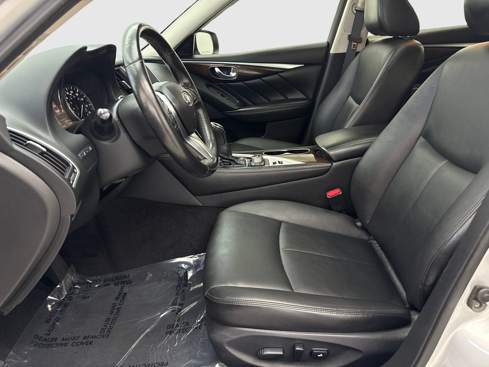 Used 2018 INFINITI Q50 Luxe w/ Essential Package (3.0T Luxe) AWD/4WD image 17