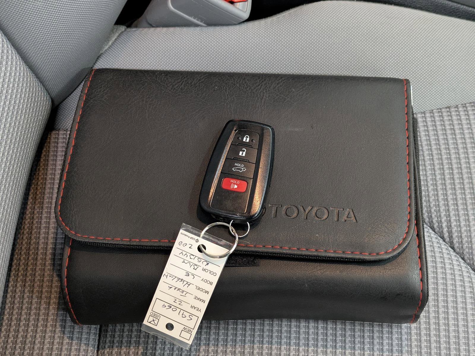 Used 2022 Toyota Highlander LE image 14