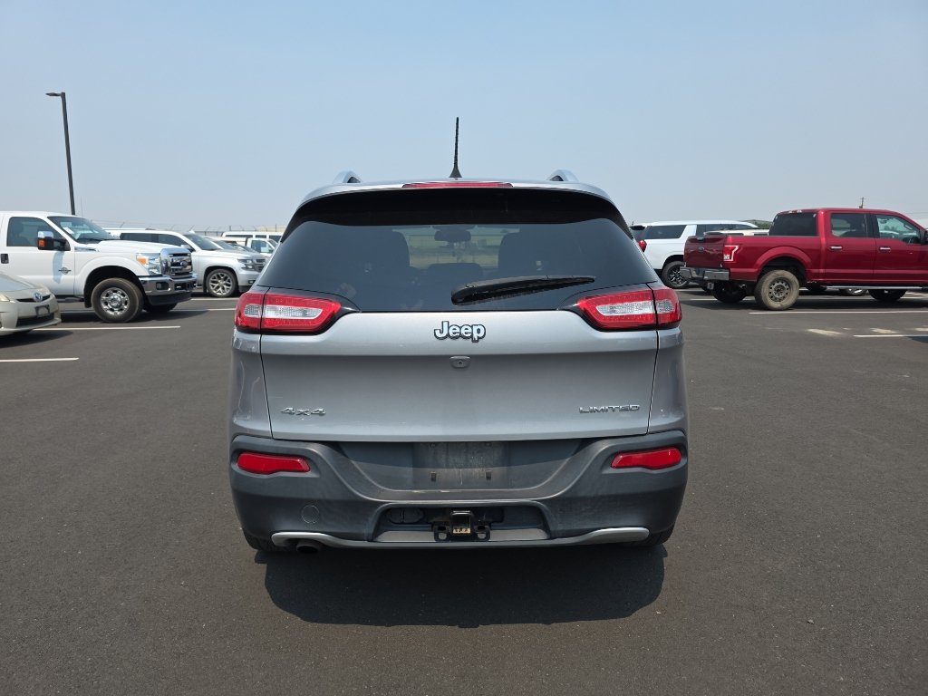 Used 2017 Jeep Cherokee Limited AWD/4WD image 7