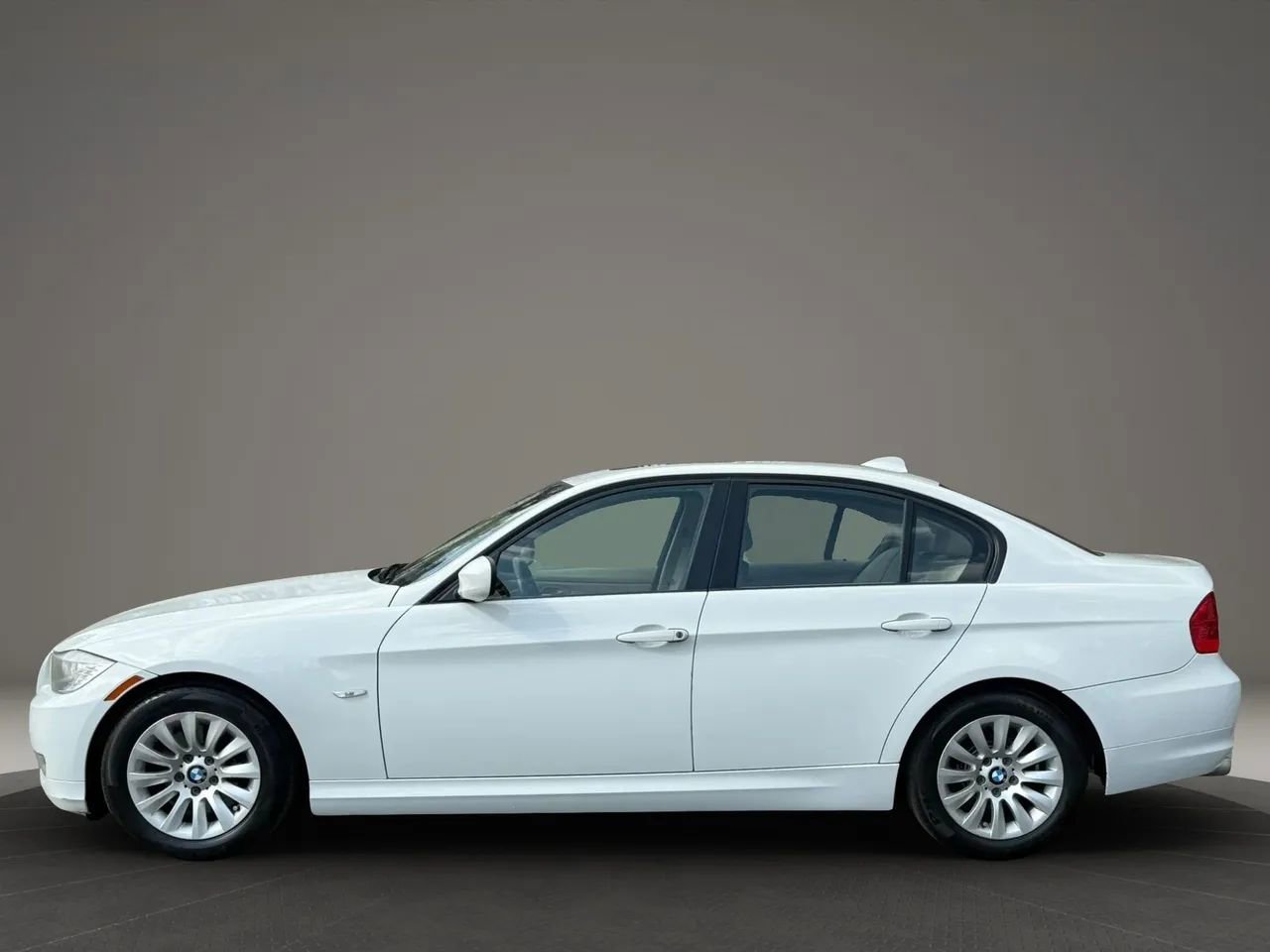 Used 2009 BMW 328i Sedan image 4