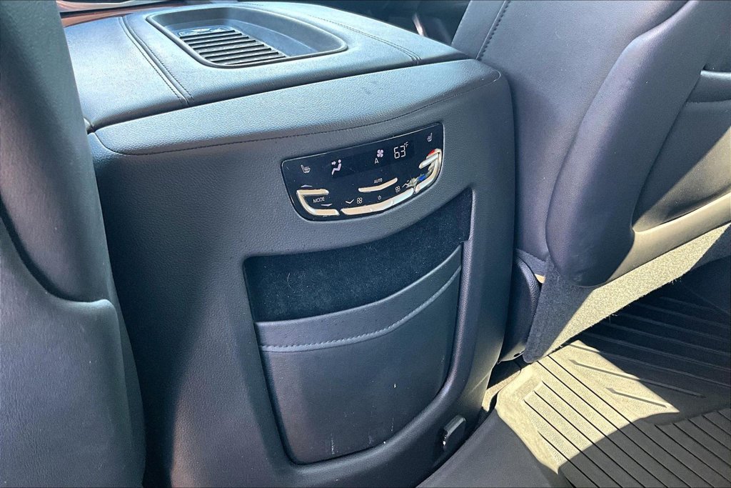 Used 2019 Cadillac Escalade Luxury AWD/4WD image 25