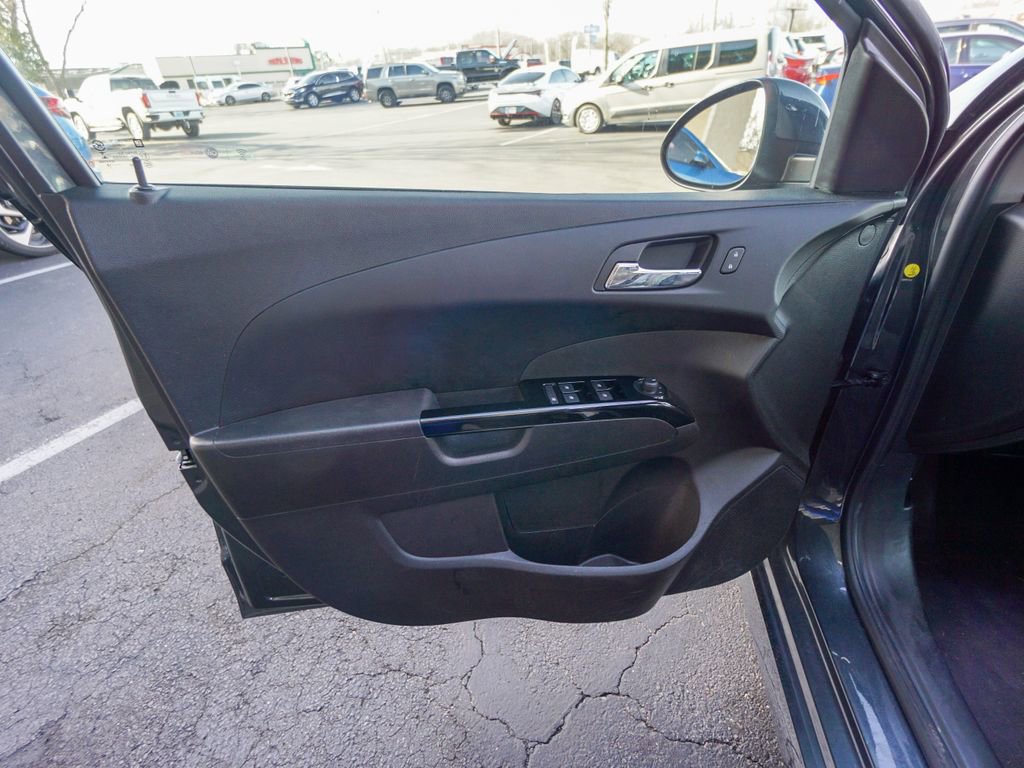 Used 2018 Chevrolet Sonic LT w/ Convenience Package image 15