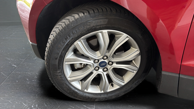 Used 2019 Ford Edge Titanium w/ Cold Weather Package AWD/4WD image 29