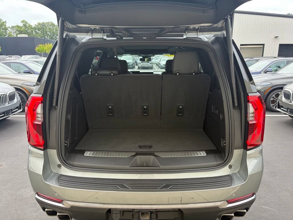 Used 2025 GMC Yukon AT4 AWD/4WD image 16