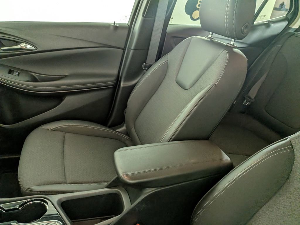 Certified 2023 Buick Encore GX Preferred w/ Cold Weather Comfort Package AWD/4WD image 28