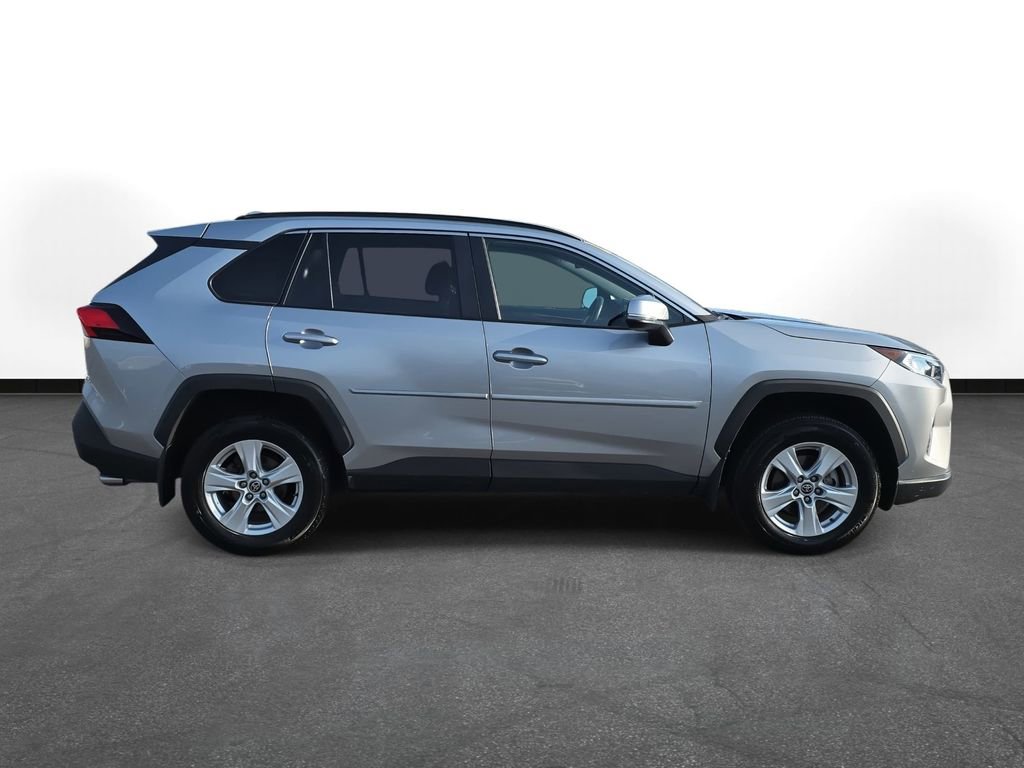 Used 2021 Toyota RAV4 XLE image 4