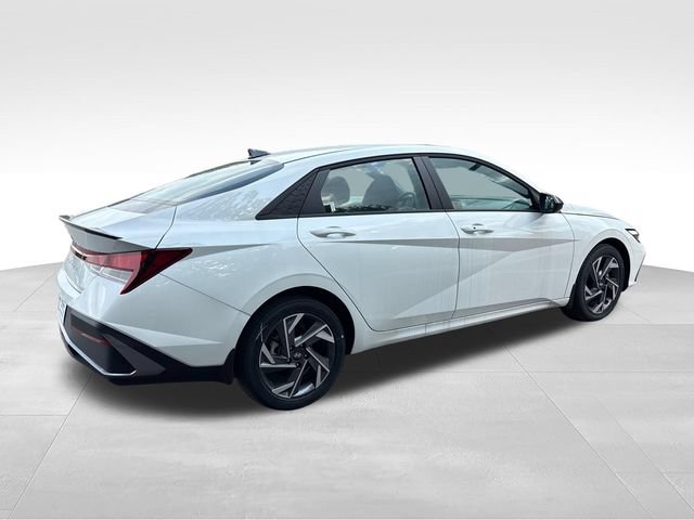 New 2025 Hyundai Elantra Sport FWD image 5