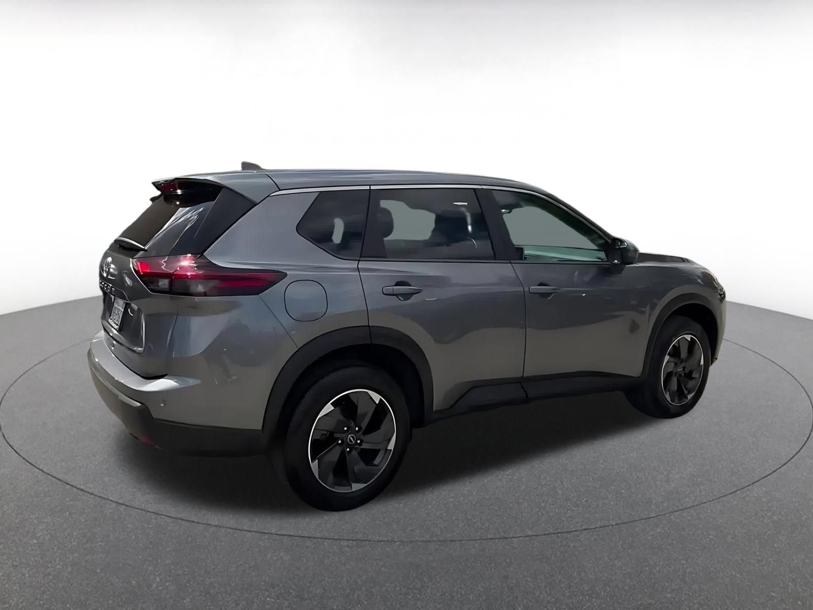 Used 2025 Nissan Rogue SV FWD image 15