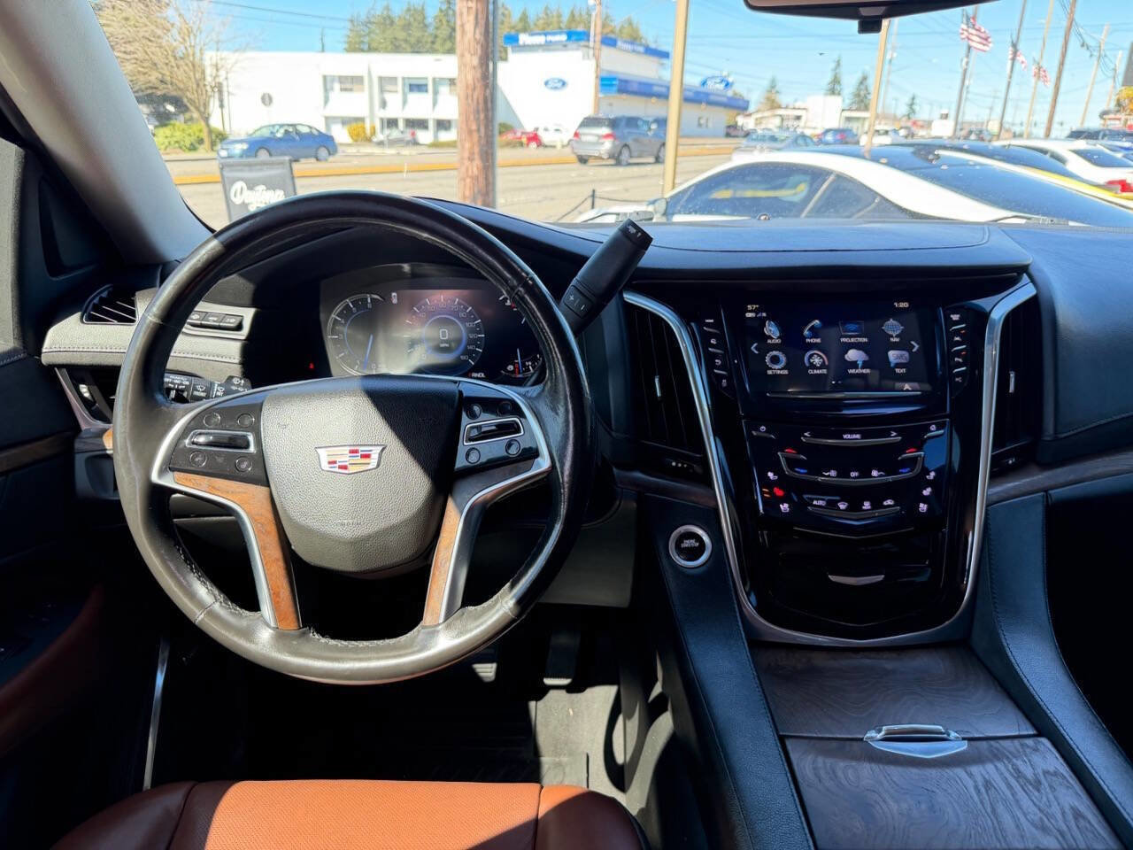 Used 2017 Cadillac Escalade ESV Luxury image 32