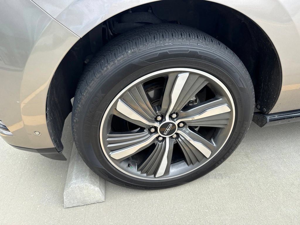 Used 2019 Lincoln Navigator Reserve AWD/4WD image 10
