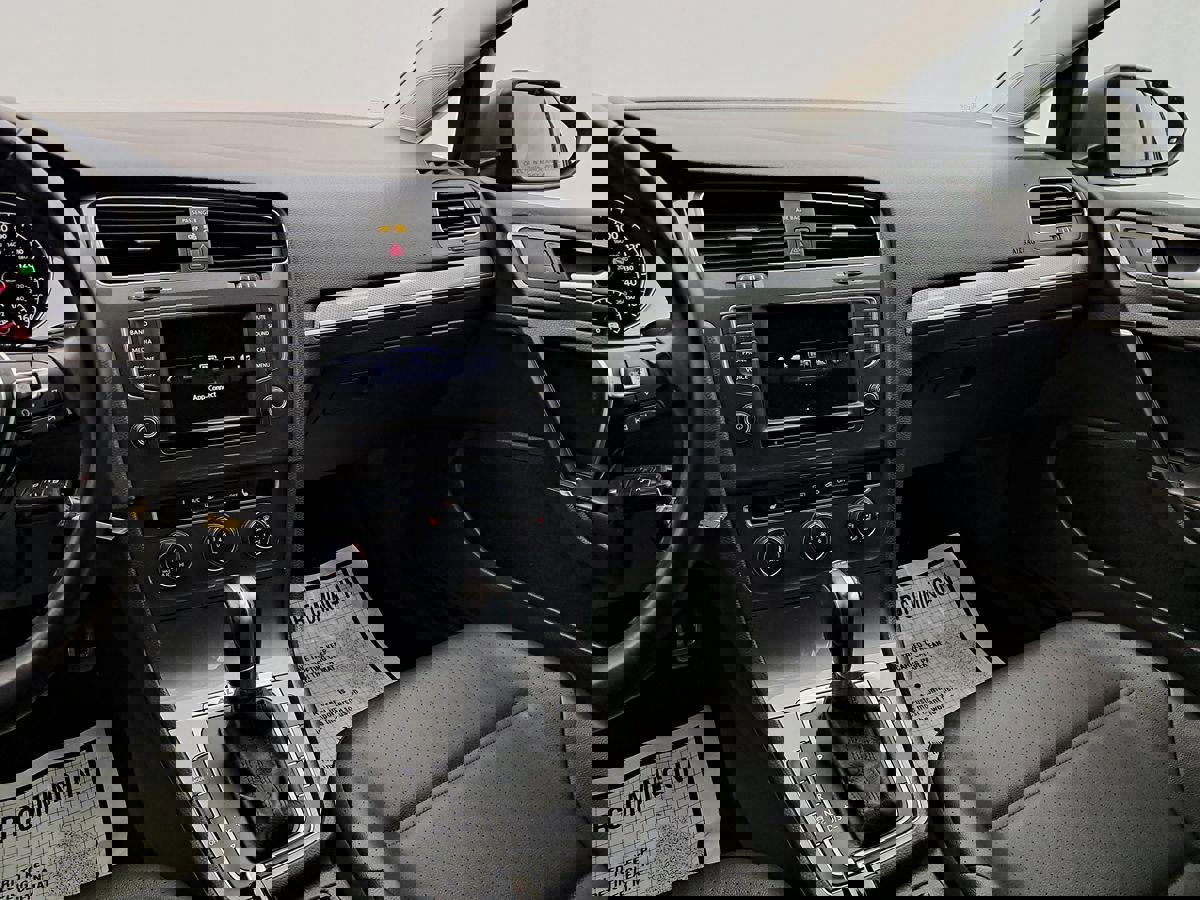 Used 2017 Volkswagen Golf Alltrack S image 14