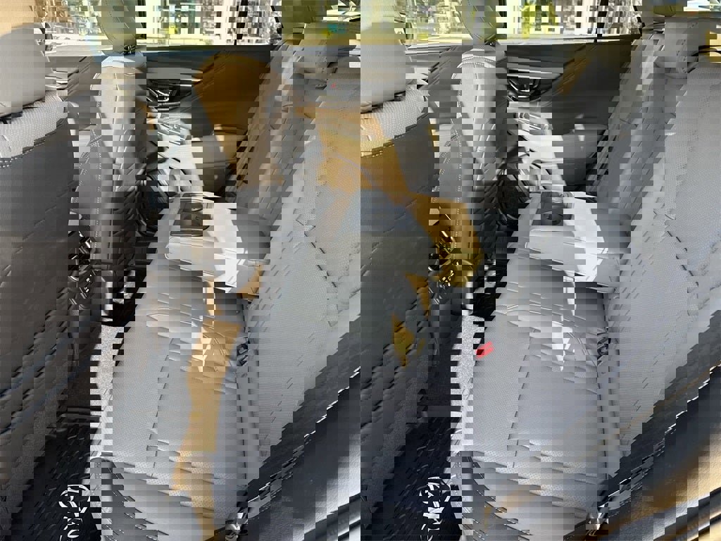 New 2025 Subaru Outback Limited image 31