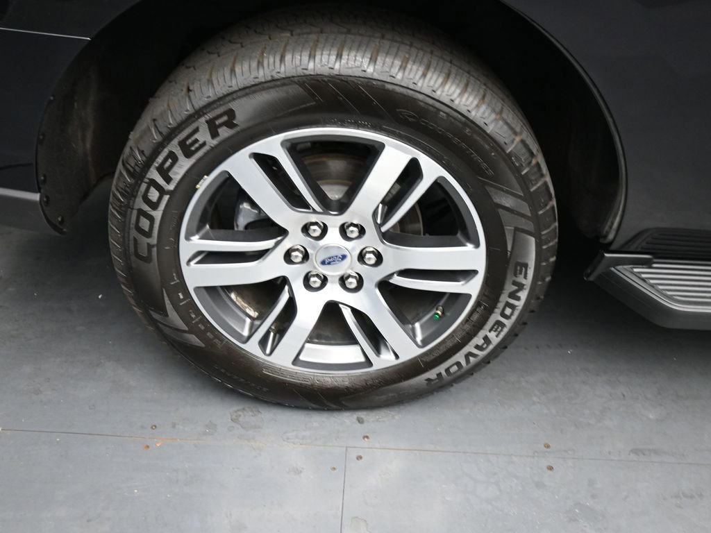 Used 2023 Ford Expedition Limited AWD/4WD image 10
