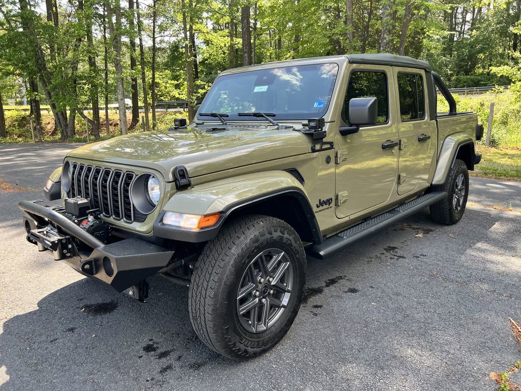 Certified 2025 Jeep Gladiator Sport AWD/4WD image 7