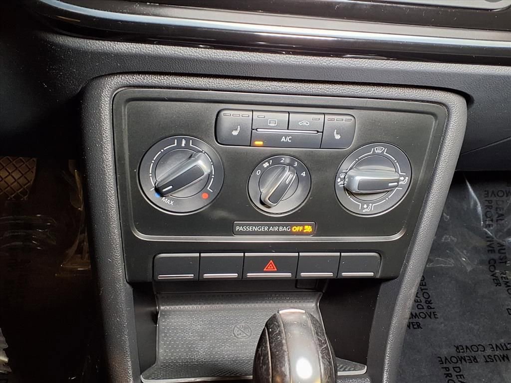 Used 2015 Volkswagen Beetle 1.8T image 5