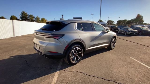 New 2026 Chevrolet Equinox EV LT AWD/4WD image 8