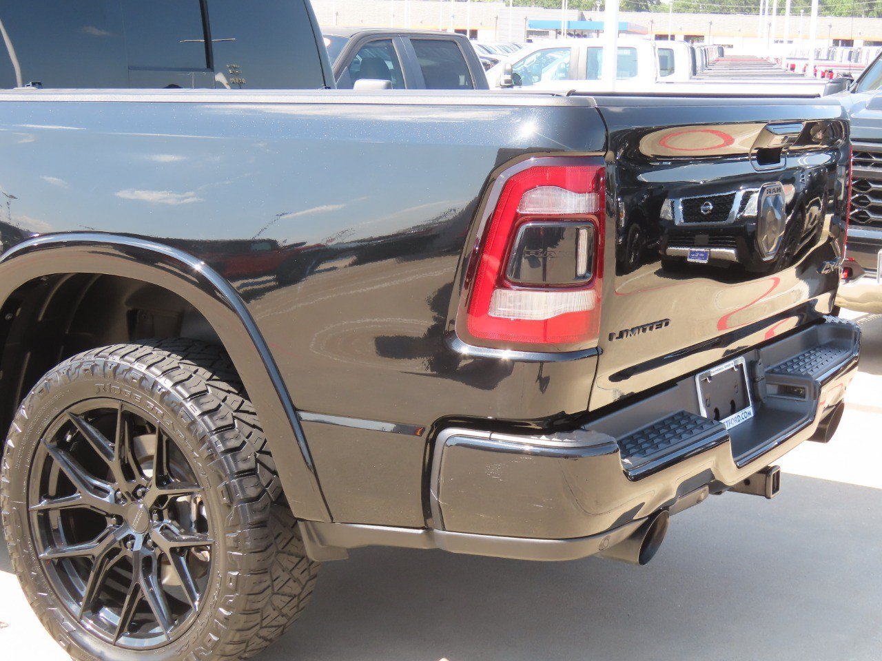 Used 2023 RAM 1500 Limited w/ Night Edition AWD/4WD image 15