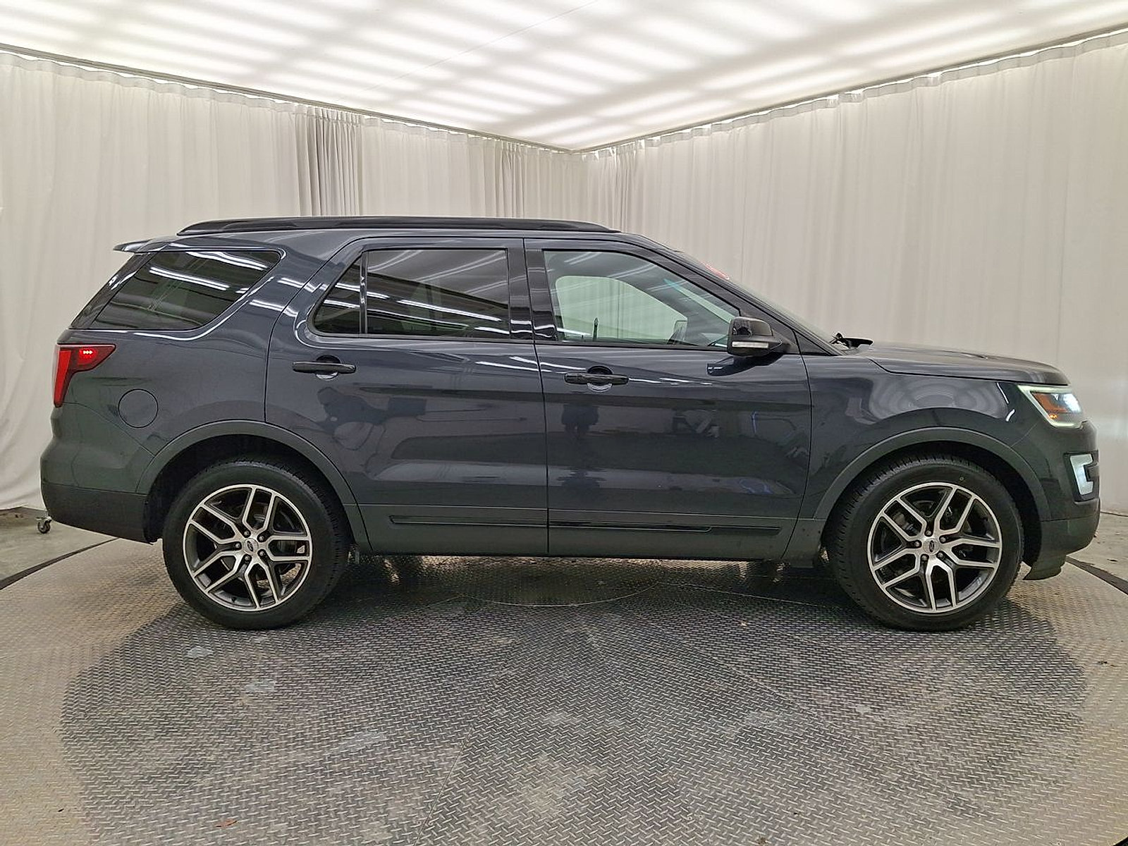 Used 2017 Ford Explorer Sport w/ Equipment Group 401A AWD/4WD image 29