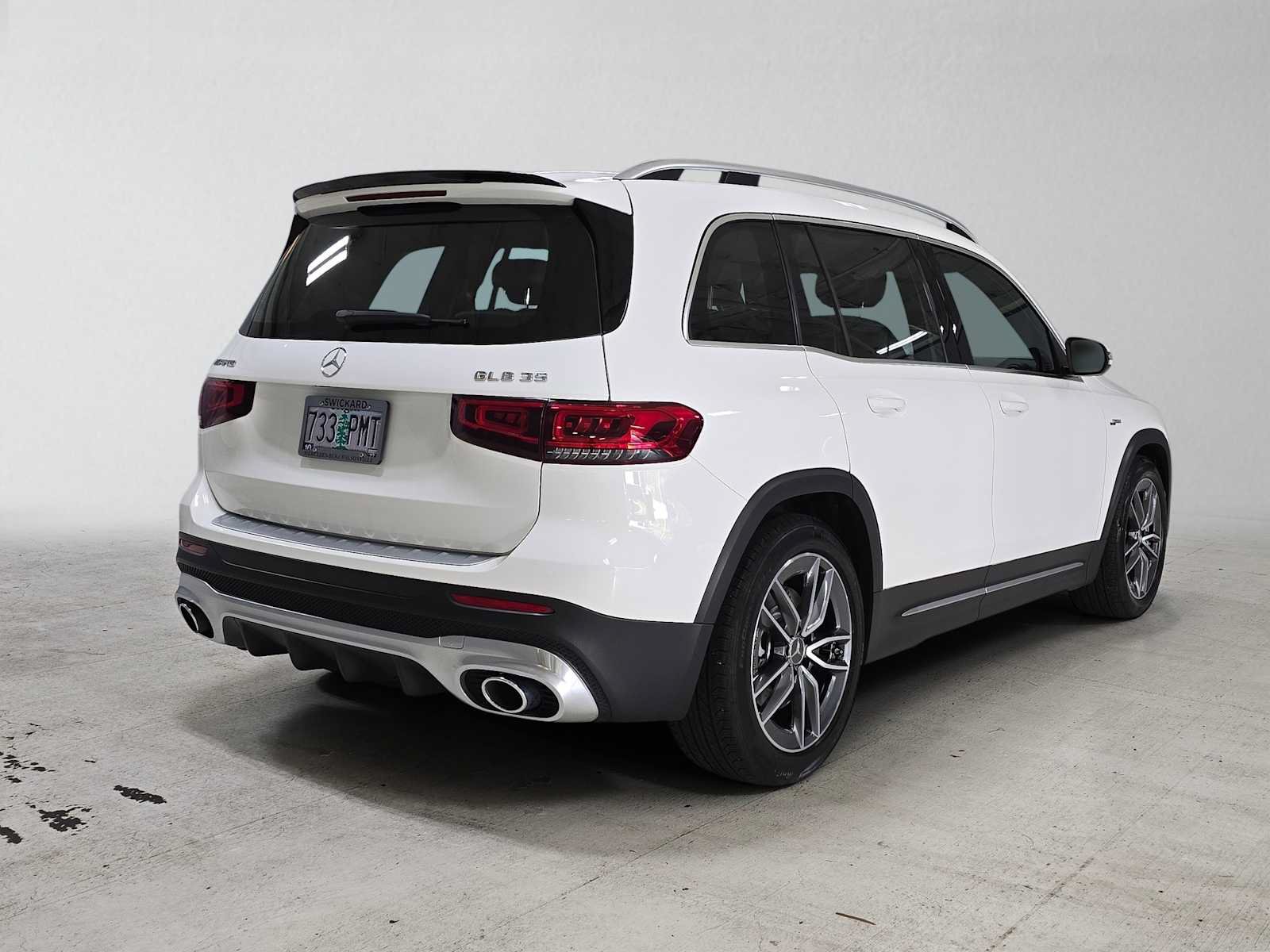 Used 2023 Mercedes-Benz GLB 35 AMG 4MATIC image 3