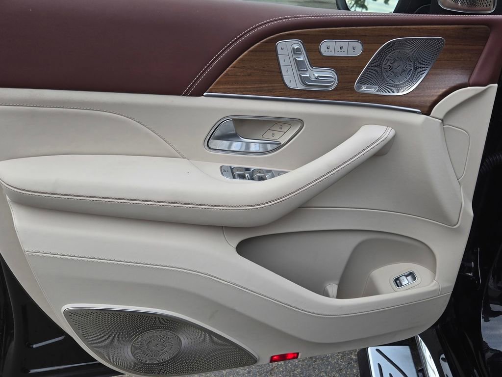 Used 2026 Mercedes-Benz Maybach GLS 600 4MATIC image 18