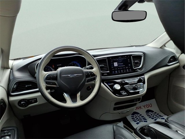 Used 2020 Chrysler Pacifica Limited image 9
