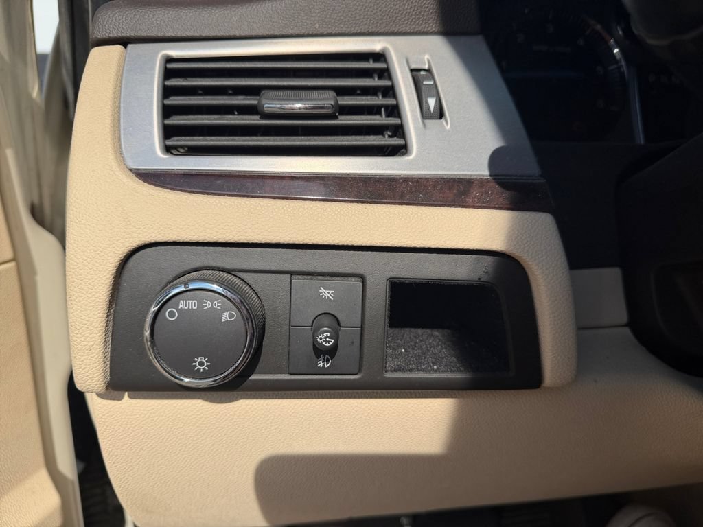 Used 2007 Cadillac Escalade AWD w/ Information Package image 19